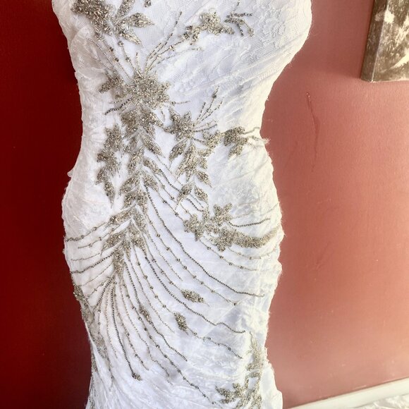 New w/Tags DaVinci Wedding Dress - Picture 2 of 9